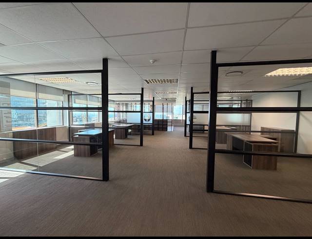 798.90M² BUILDING TO LET IN CAPE TOWN CITY CENTRE